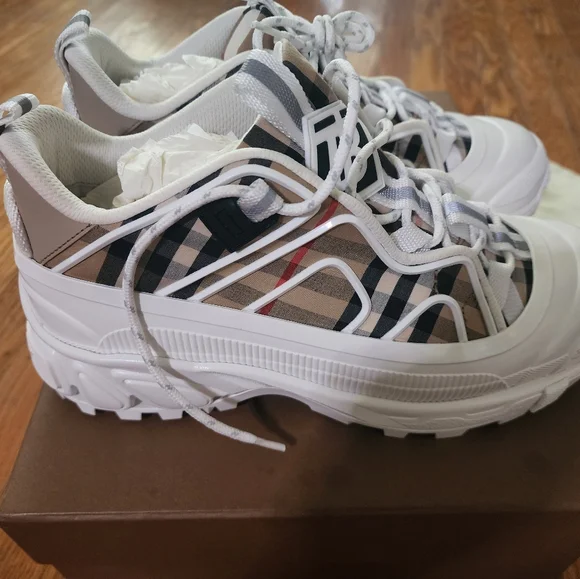 Brand new Arthur Burberry Archive White and Beige low top sneakers - Picture 6 of 8